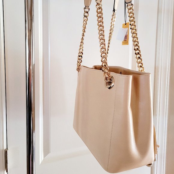 ❤️  SOLD ❤️.      Authentic Valentino Leather Cream Shoulder Bag - Picture 4 of 7